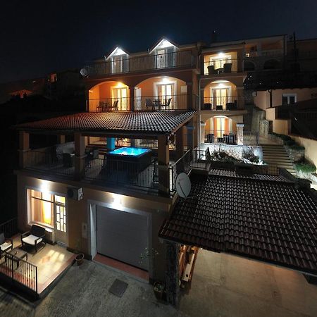 Apartments Lucia Senj 1 Esterno foto