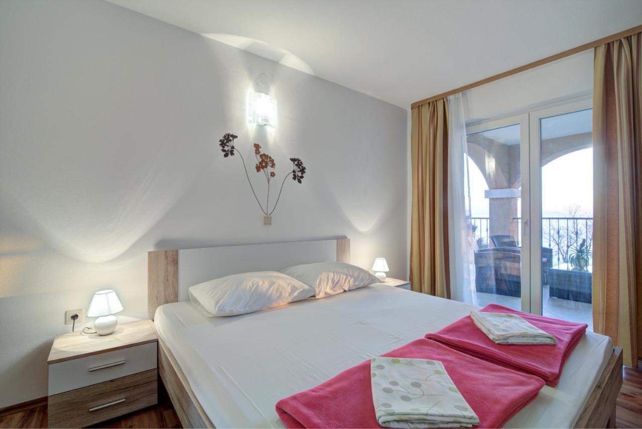 Apartments Lucia Senj 1 Esterno foto