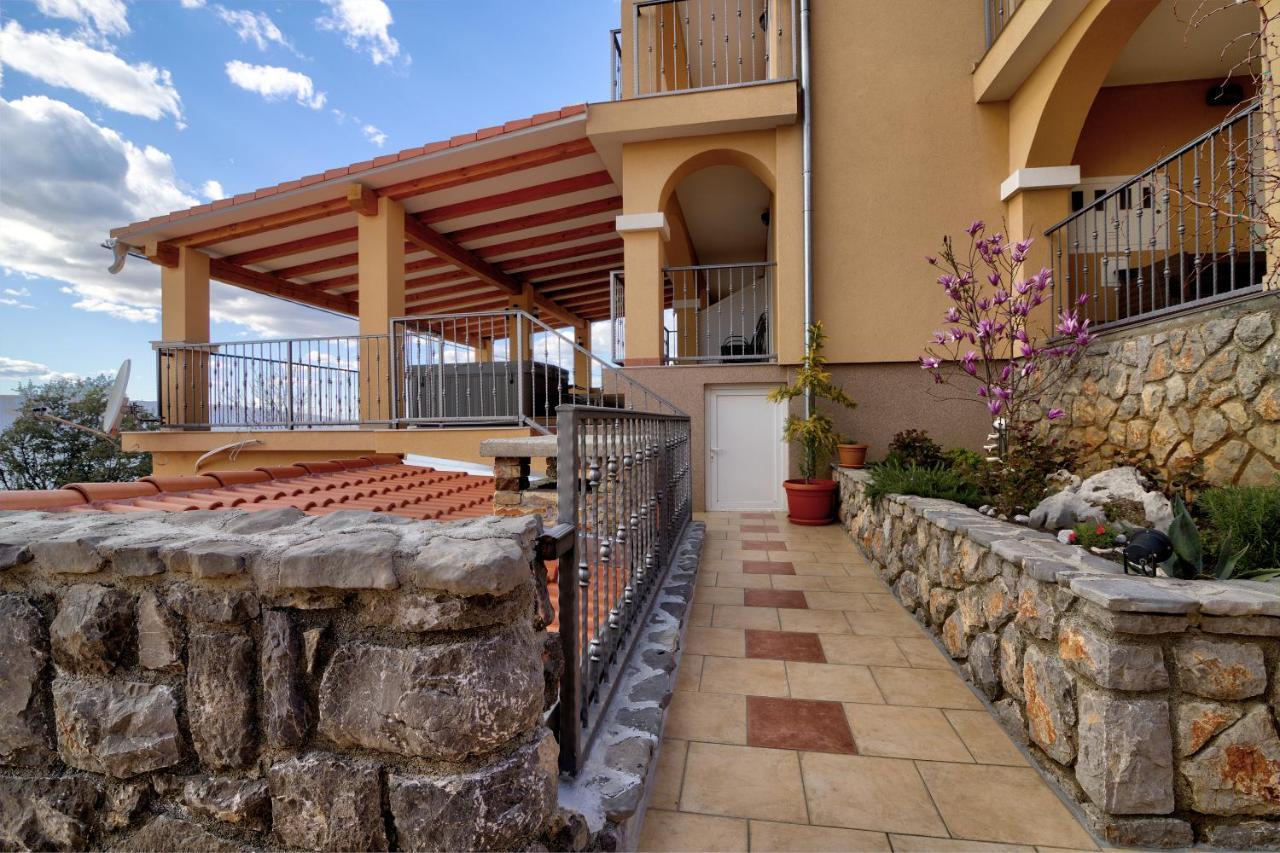 Apartments Lucia Senj 1 Esterno foto